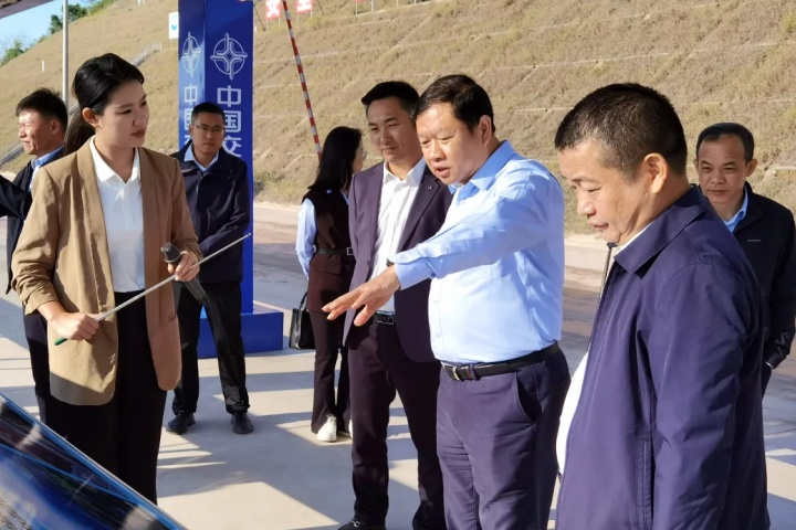 1860877702773374977.jpg 1860877702773374977.jpg